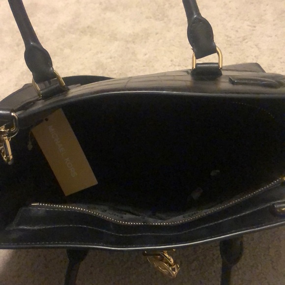 Michael Kors Large Traveler - Picture 2 of 4